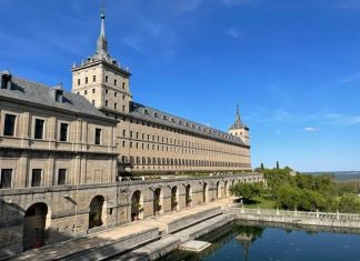Private tour Madrid El Escorial Private tour Madrid to El Escorial Car with driver on day round trip